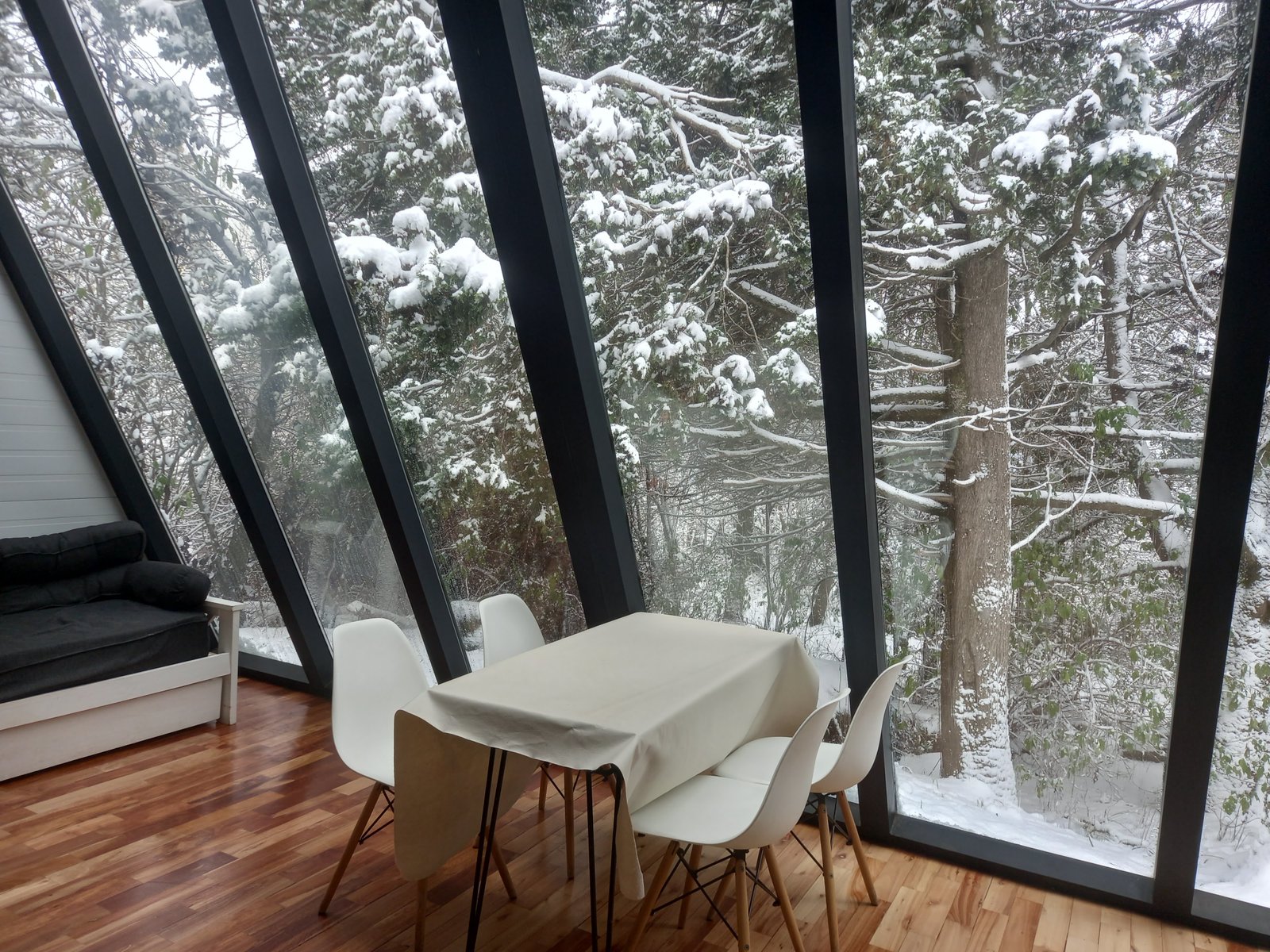 Casa Inmersa en el Bosque  - foto 3